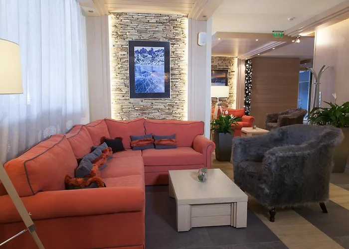 Amira Boutique בנסקו