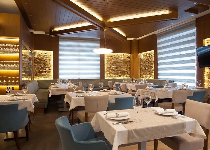 Amira Boutique Готель Бансько