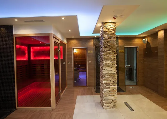 Готель Amira Boutique